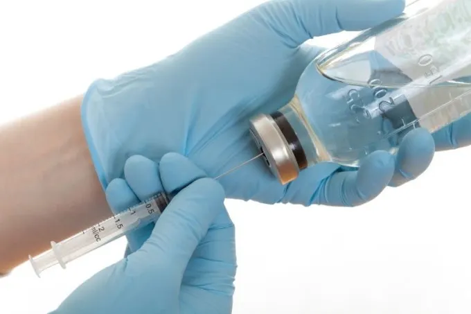 Medicii de familie și pacienții doljeni, revoltați din cauza vaccinului antigripal. Direcția de Sănătate Publică Dolj, satisfăcută de noul „record” al imunizărilor