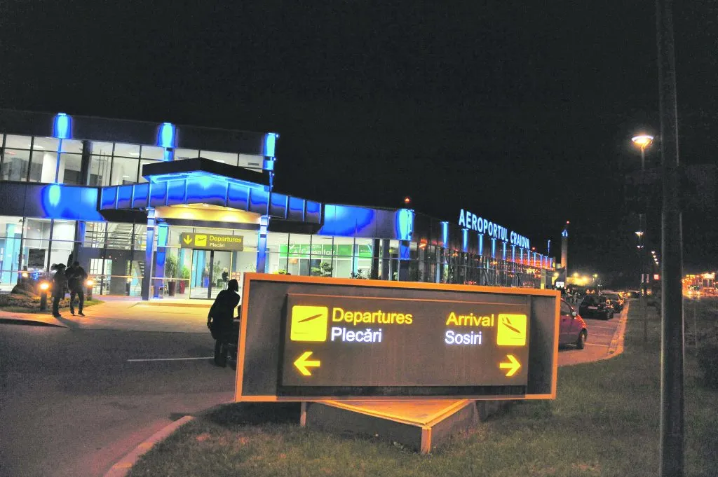Zboruri anulate de pe Aeroportul Craiova din cauza ceții