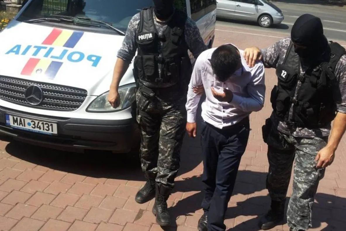 Craiova | Doi bărbaţi la spital şi patru în arestul poliţiei, după un scandal cu săbii şi cuţite