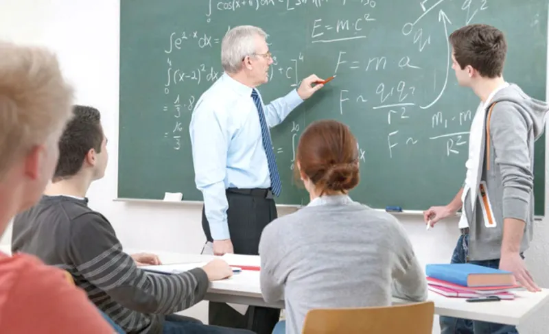 41 de profesori pensionari, din Dolj, vor continua activitatea de dascăl