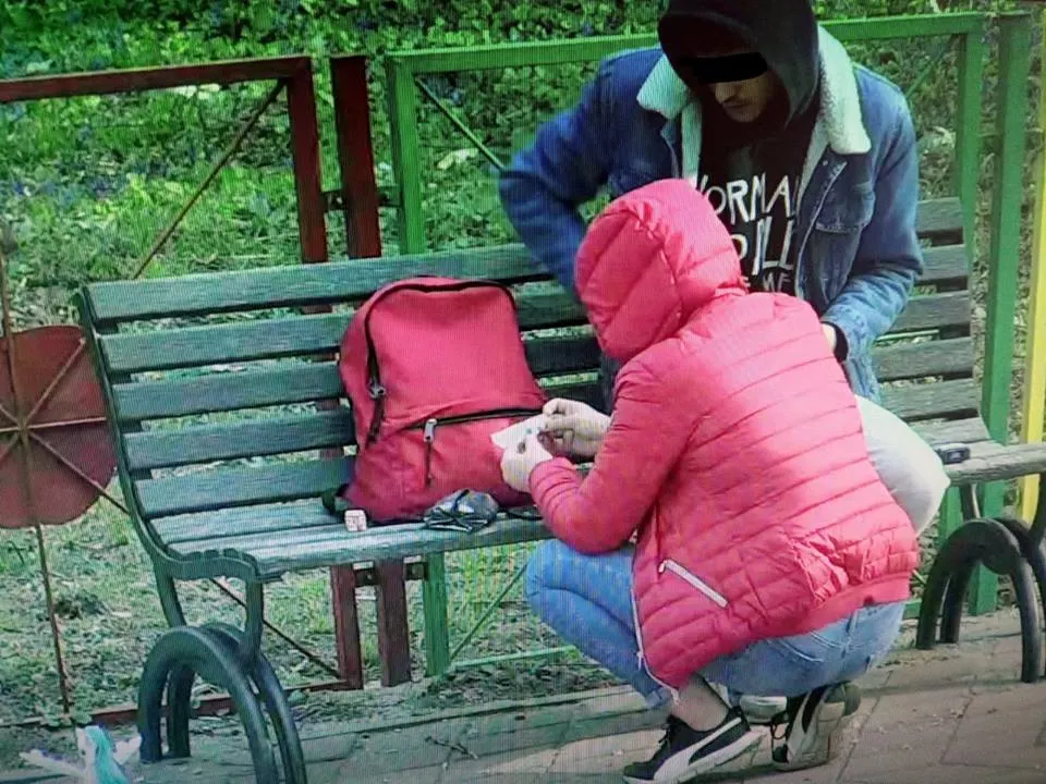 Patru adolescenți prinși cu etnobotanice, în Parcul „Nicolae Romanescu” din Craiova
