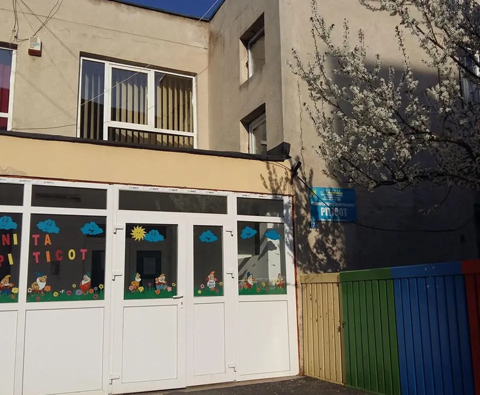 A fost semnat contractul pentru anveloparea termică a Grădiniței Piticot din Craiova. Investiția este una cu fonduri europene