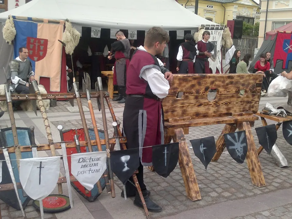VIDEO. A început Festivalul „Mihai Viteazul”, la Craiova. Scenele de luptă, dansurile de epocă și parada costumelor medievale au dat startul