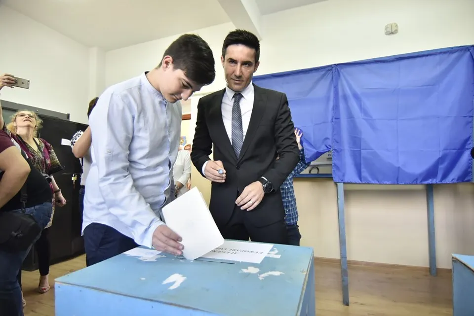 Candidatul PSD la europarlamentare, Claudiu Manda, a refuzat să voteze pentru referendum. „Este doar o acțiune de campanie și de imagine a președintelui României”