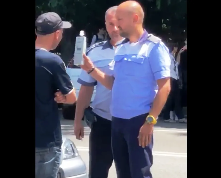 Un bărbat din Dolj a venit BĂUT să susţină examenul pentru obţinerea permisului de conducere. Ce ALCOOLEMIE avea - VIDEO