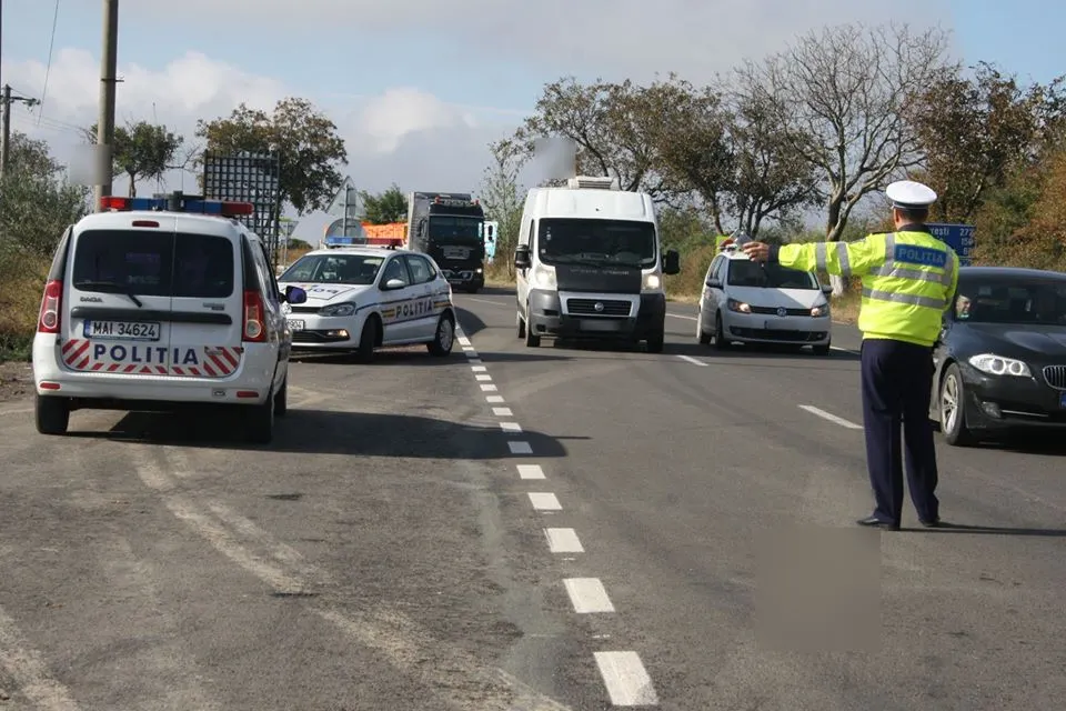 Cum circulă transportatorii de mărfuri și persoane pe drumurile naționale din Dolj. Sute de amenzi
