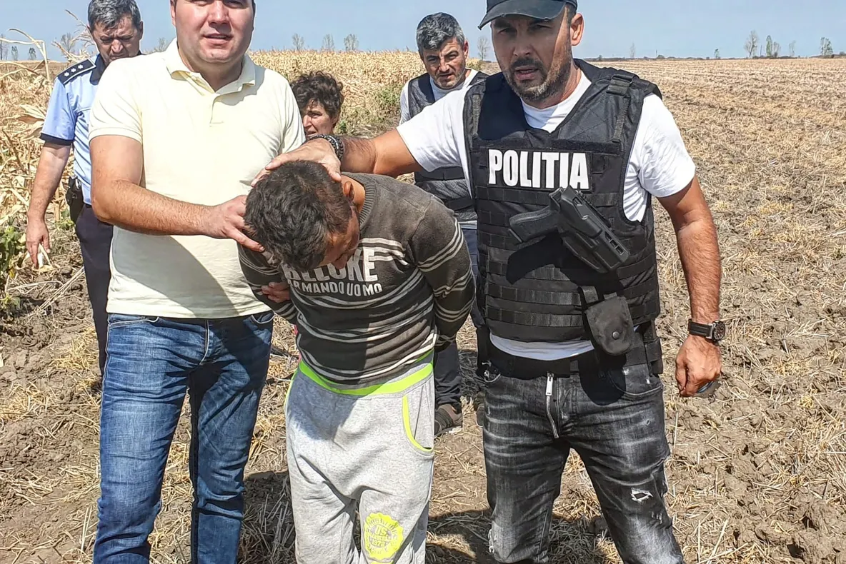 Dolj: Un cioban şi-a ucis colegul şi a fugit. Găsit de poliţişti pe un câmp