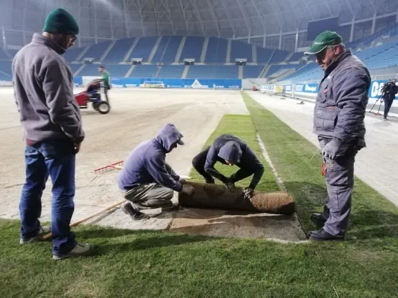 VIDEO. Gazon nou pe Stadionul „Ion Oblemenco” din Bănie