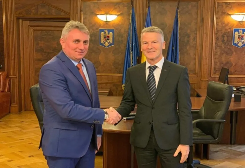Președintele Ford România, întâlnire cu ministrul Transporturilor. Infrastructura rutieră din Sud, subiectul discuției