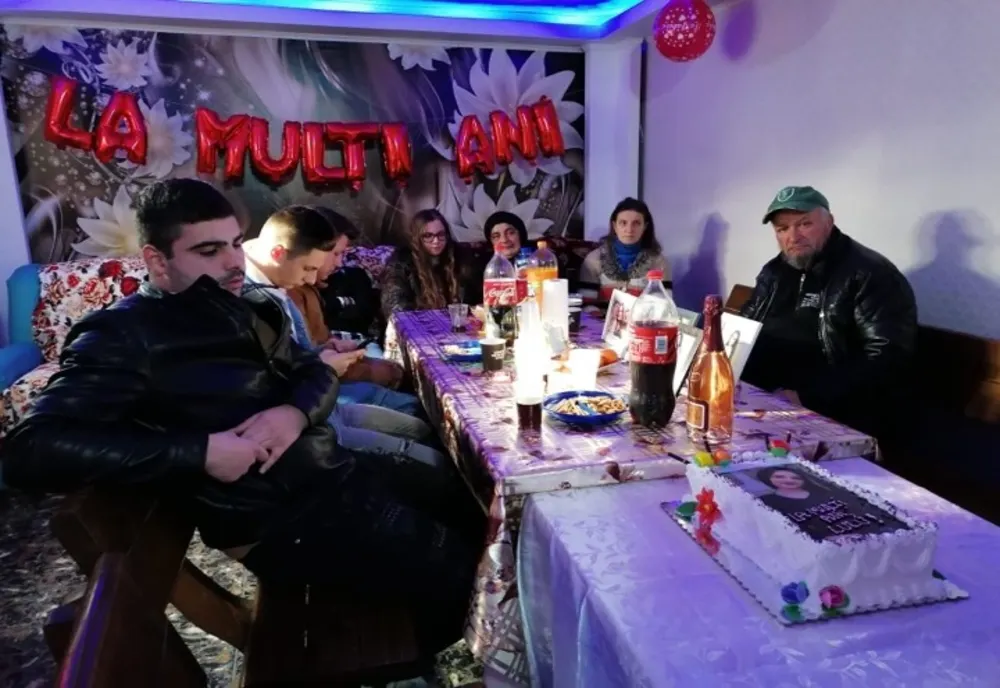 Luiza Melencu, sărbătorită în lipsă. Familia și prietenii s-au adunat la locuința fetei