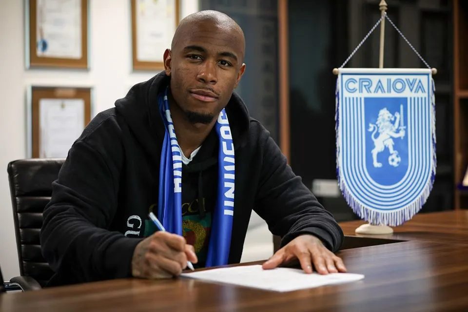 Universitatea Craiova a bătut palma cu fundașul Claude Dielna