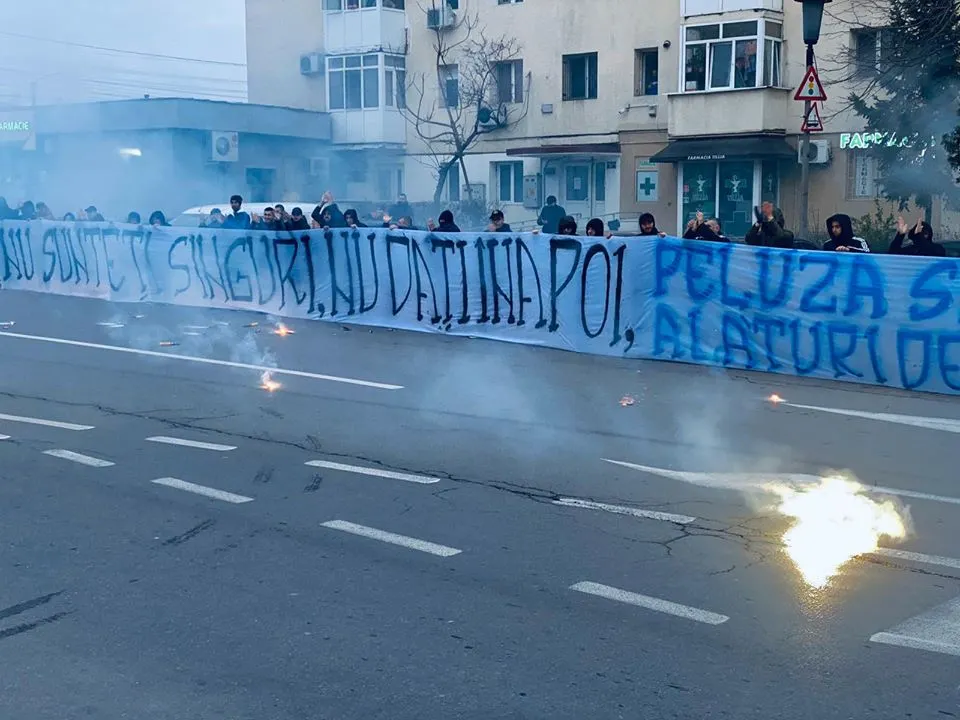 VIDEO. Mesaj de susținere din partea  Galeriei FC Universitatea pentru medicii de la „Infecțioase” Craiova