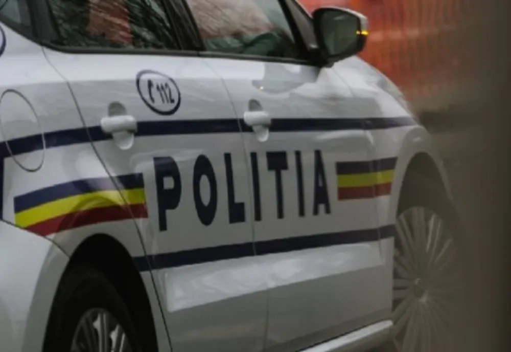 Accident la Craiova. Un poliţist a ajuns la spital