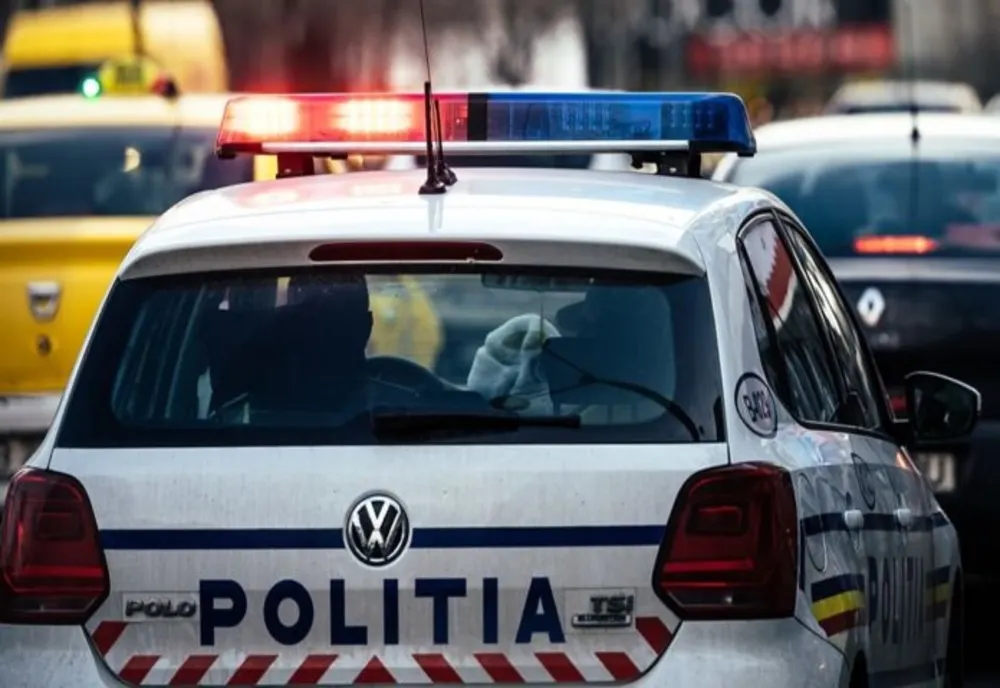 Bătrână lovită de maşină, pe trecerea de pietoni, în Craiova
