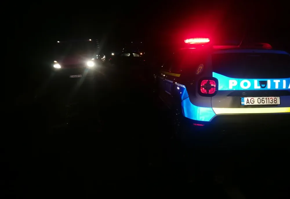Accident în Dolj. Două autoturisme şi o căruţă, implicate