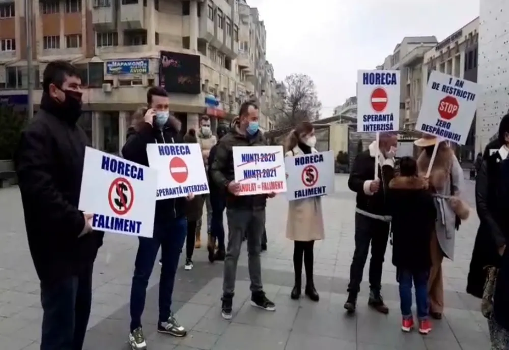 Cei din HoReCa, un nou protest în faţa Prefecturii Dolj