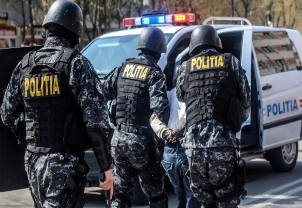 Grupare de proxeneţi din Dolj, trimisă în judecată de DIICOT
