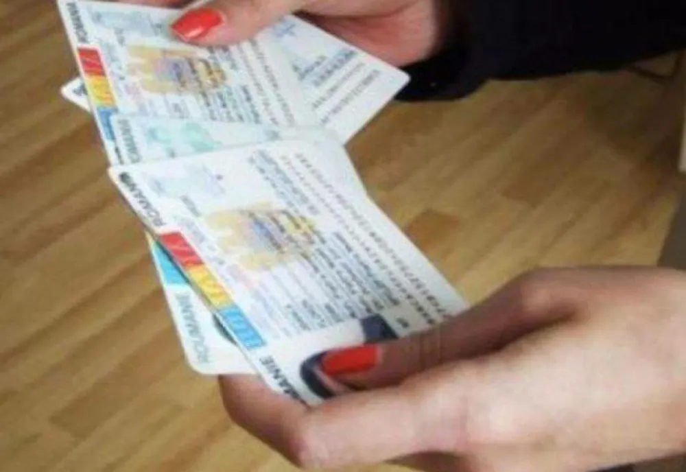Dolj: Nu mai sunt probleme cu materialele necesare tipăririi cărților de identitate