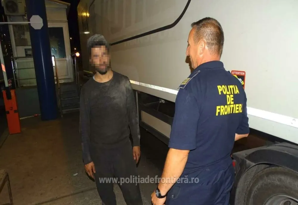 Calafat: Patru străini, printre care un copil, găsiţi ascunşi în şasiul unui TIR, încercând să intre ilegal în România