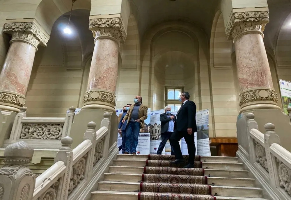 Clădirea Prefecturii şi CJ Dolj, reabilitată cu finanţare prin PNRR. Au fost semnate primele documente