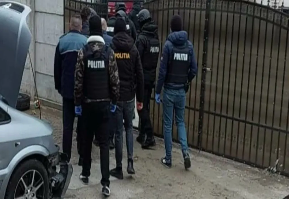 VIDEO. Percheziţii, în urma unui scandal în stradă, la Craiova