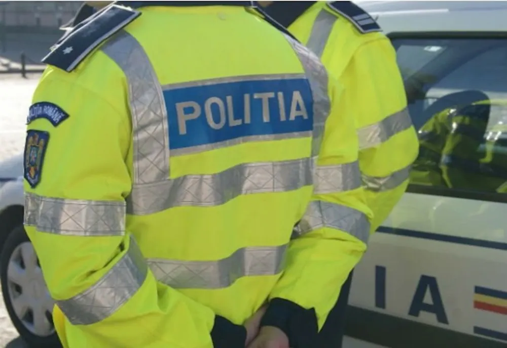 Adolescent din Dolj, urmărire cu poliţia, după ce a furat o maşină