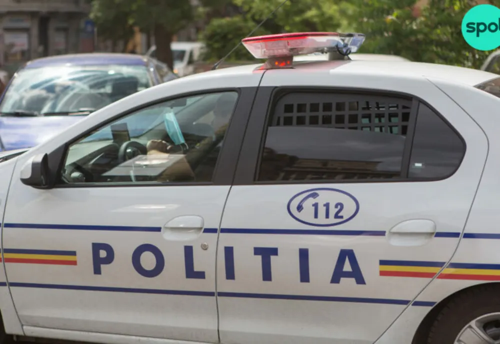 Craiova: A căzut printre balustrade,de la etajul 4, în timp ce vopsea pereţii