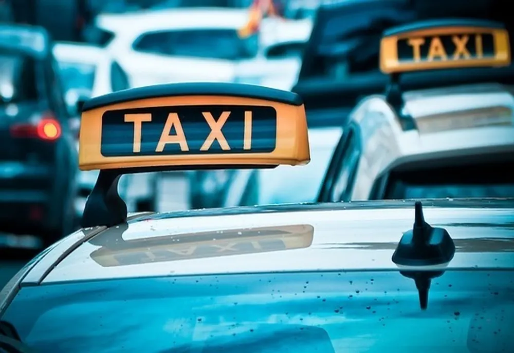 Taximetrist din Craiova, tâlhărit de un client