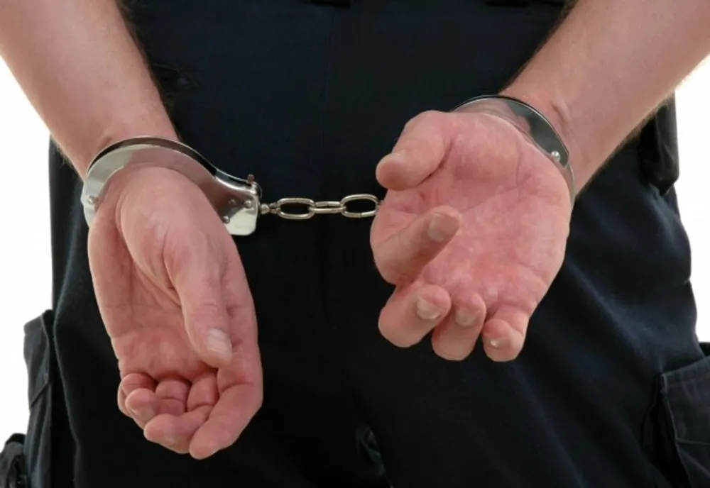 Adolescent din Dolj, reţinut după ce a tâlhărit un tânăr