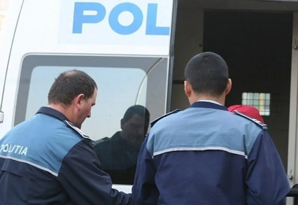 Bătaie într-o comună din Dolj. Un tânăr a fost reţinut de poliţişti