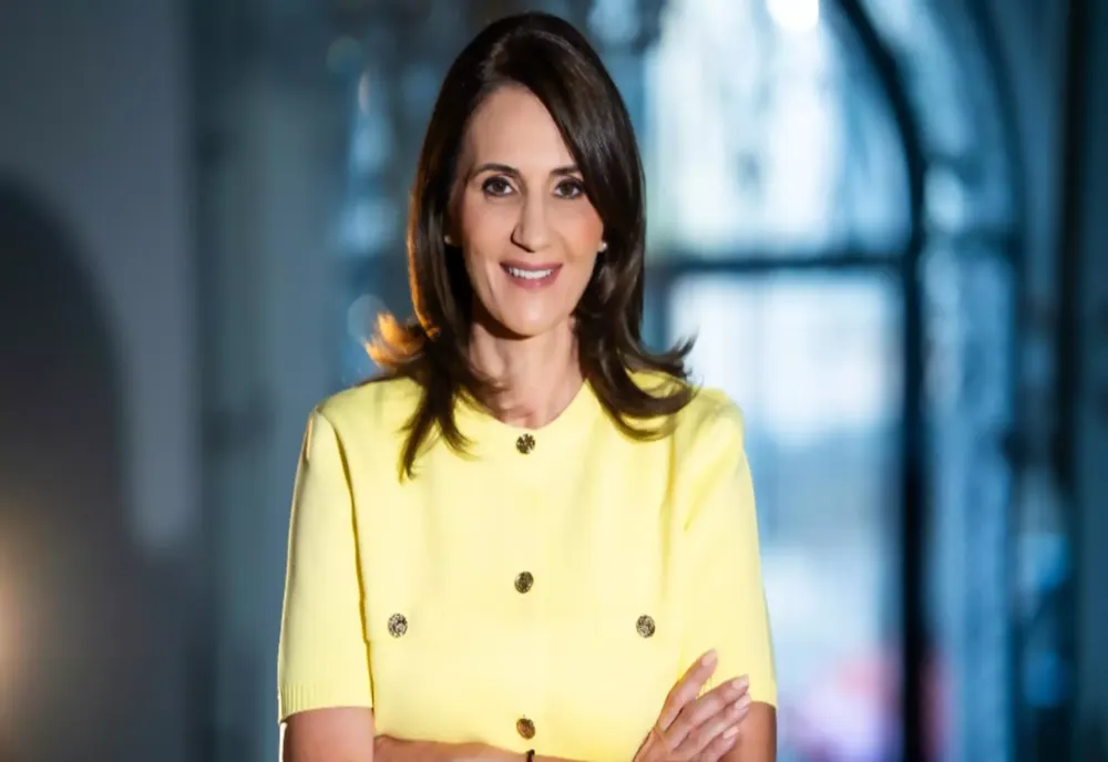 ANCA ALEXANDRESCU: ”VALENTIN NAUMESCU ESTE SINECURIST CU STATE VECHI” 