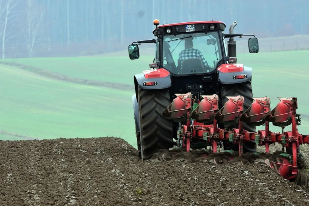 Registrul Auto Român efectuează ITP și eliberează CIV la fermieri prin campania „Venim noi la voi”