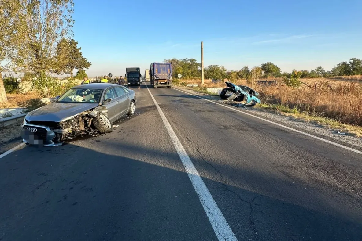 Doi șoferi răniți într-un accident pe DN 6, în Dolj