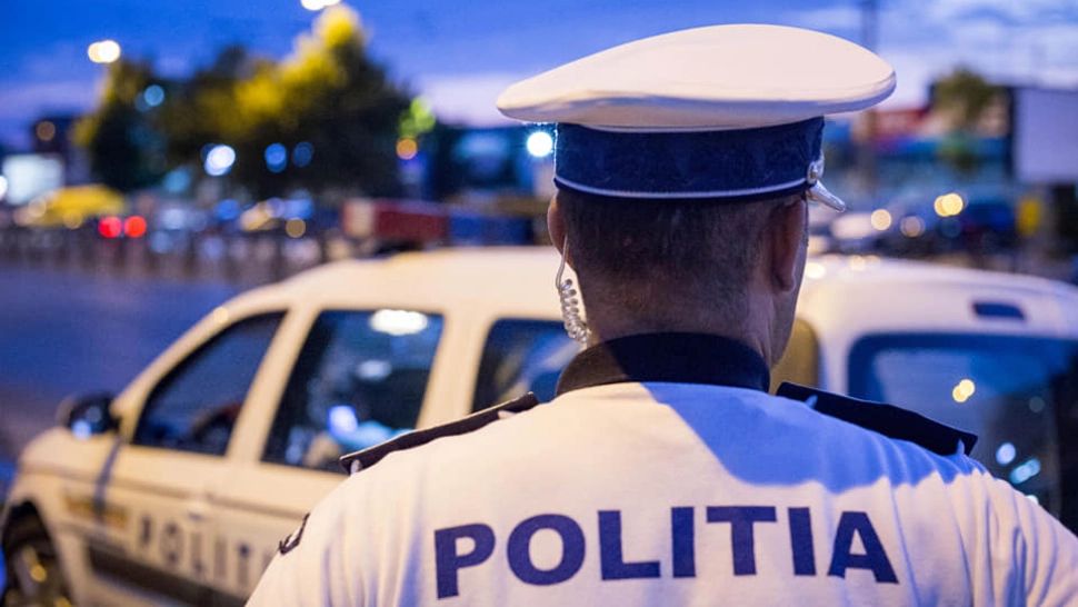 Scene șocante în Dolj: și-a bătut soția, apoi a intrat peste ea în casă, deși avea ordin de restricție