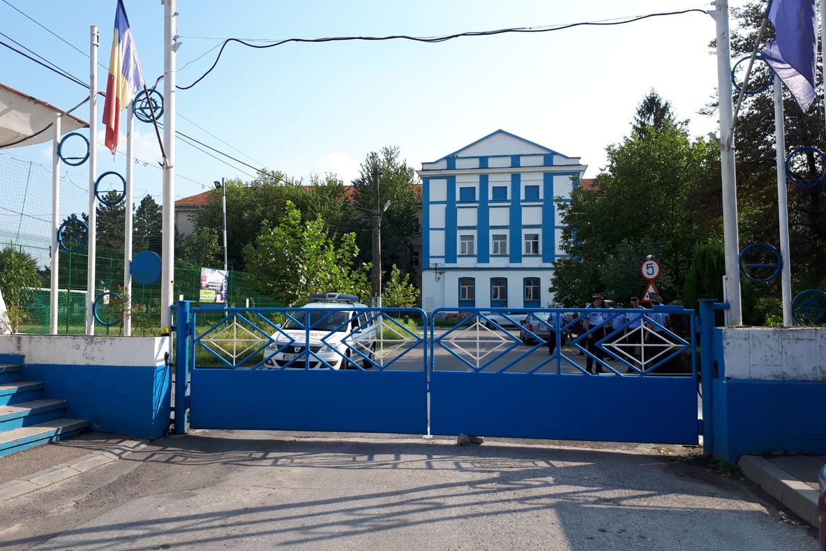 Elevii de la „Voltaire” au nevoie și de o sală de sport. „Odobleja” are două și poate transfera una dintre ele