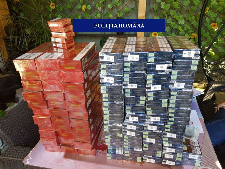 Ţigări de contrabandă găsite de poliţiştii craioveni, la un control făcut la comercianţii de legume şi fructe