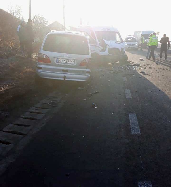 Şase persoane rănite într-un accident, la Filiaşi - FOTO