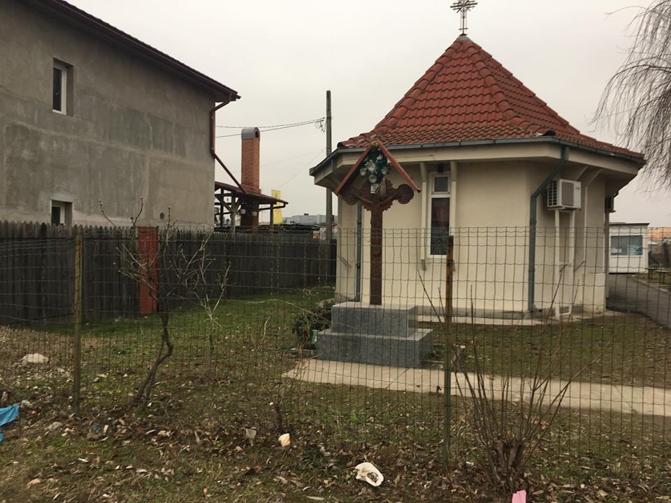 Taxa de cult, cerută prin fluturași tipăriți. O biserică din Craiova oferă și bonusuri enoriașilor conștiincioși