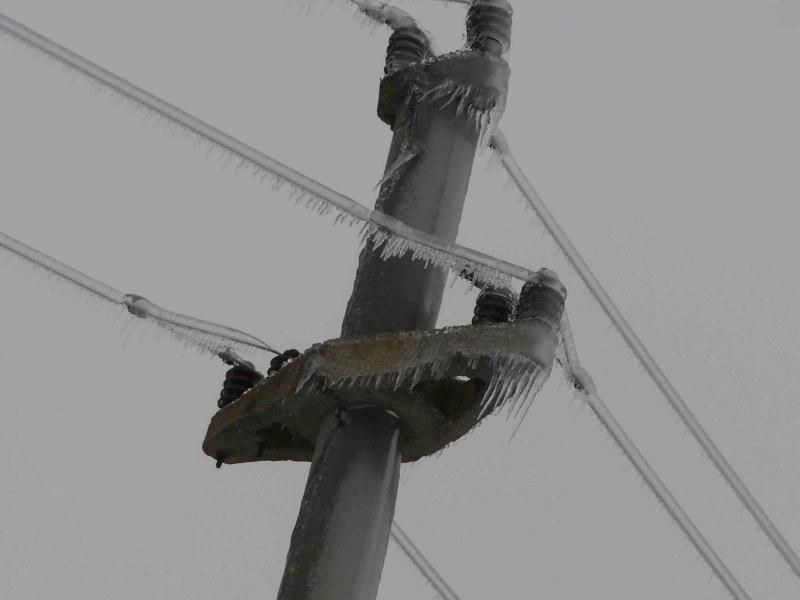 Peste 900 de gospodării din Dolj, fără curent electric