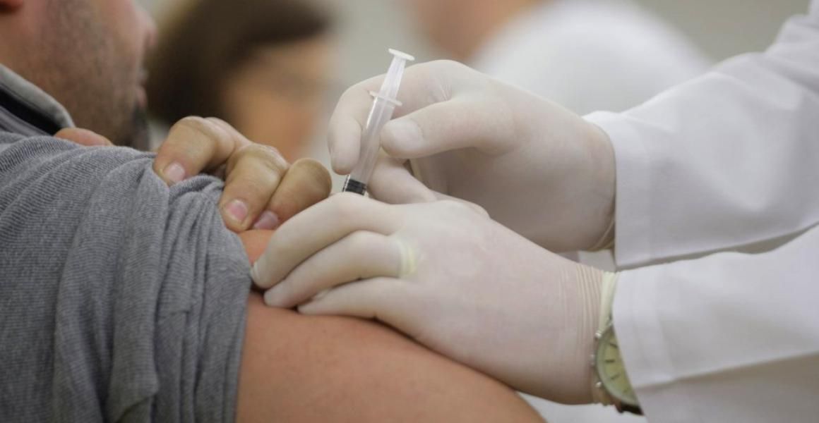 Liste de așteptare, în Dolj, pentru vaccinarea antigripală. Medicii de familie, revoltați
