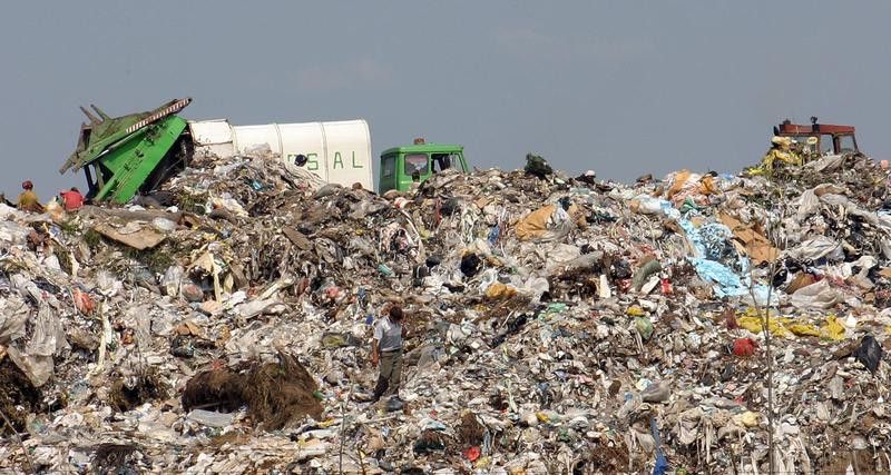 Administrația județeană din Dolj, în instanță cu Eco Sud din cauza deșeurilor