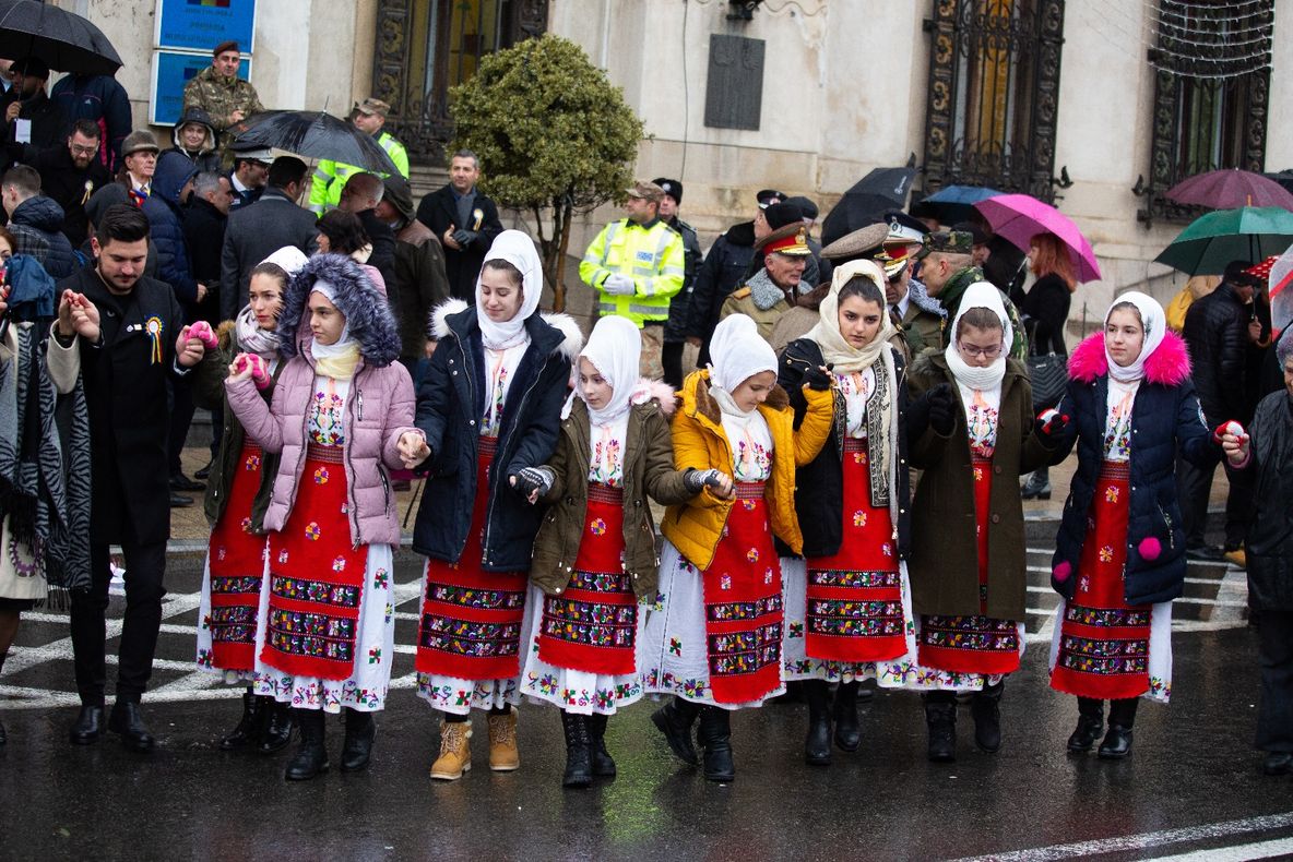 Ziua Unirii va fi marcată, vineri, la Craiova. Defilarea Gărzii de Onoare, Căluşul, Hora Unirii şi program de muzică populară