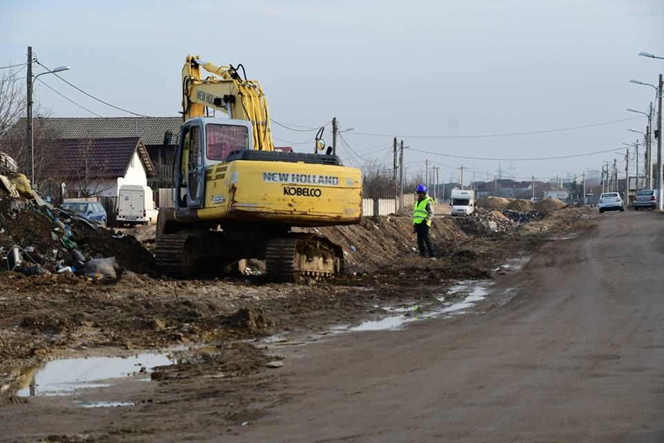 Lucrările de asfaltare a mai multor străzi din Craiova, reluate. O importantă arteră devine bulevard