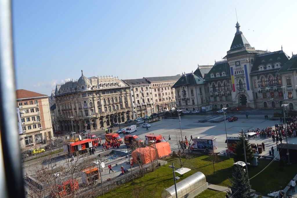 Pompierii doljeni, în centrul municipiului. Expoziție și exerciții demonstrative