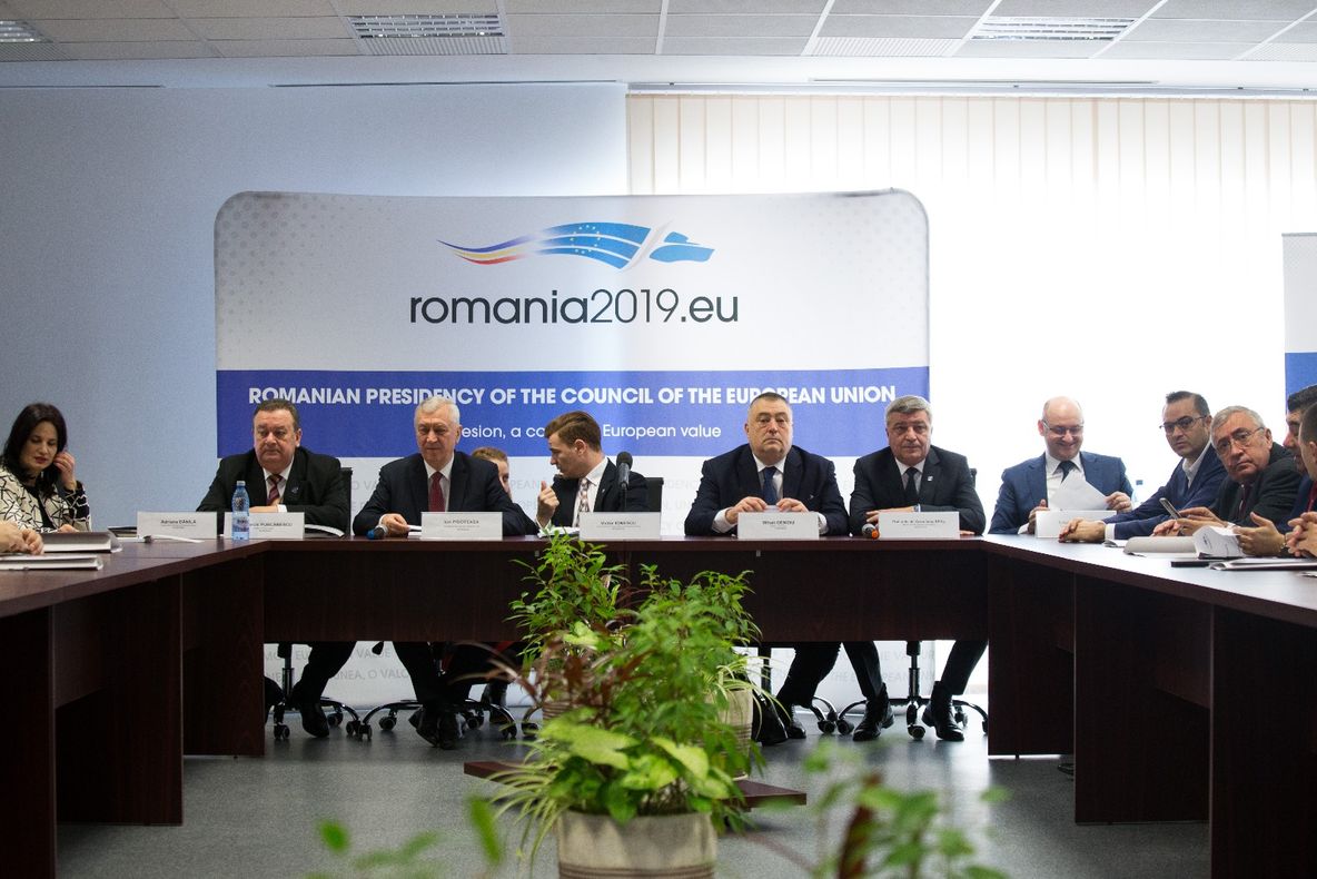 Experți din Europa, discuții la Craiova despre cetățenii plecați peste hotare. „Sperăm să aducem diaspora pe agenda europeană”