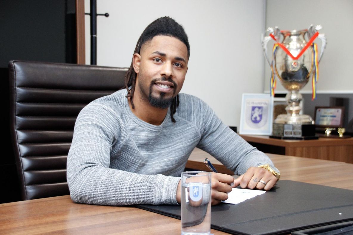 Craiova a anunţat transferul atacantului Carlos Fortes