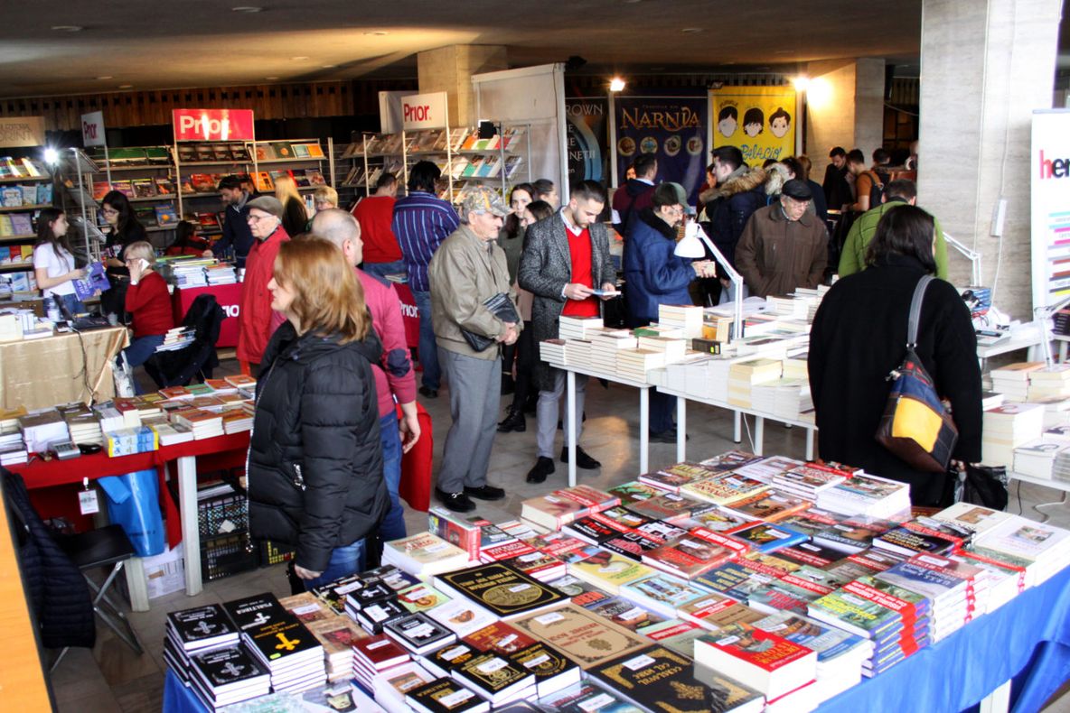 Târg de carte la Teatrul Național Craiova