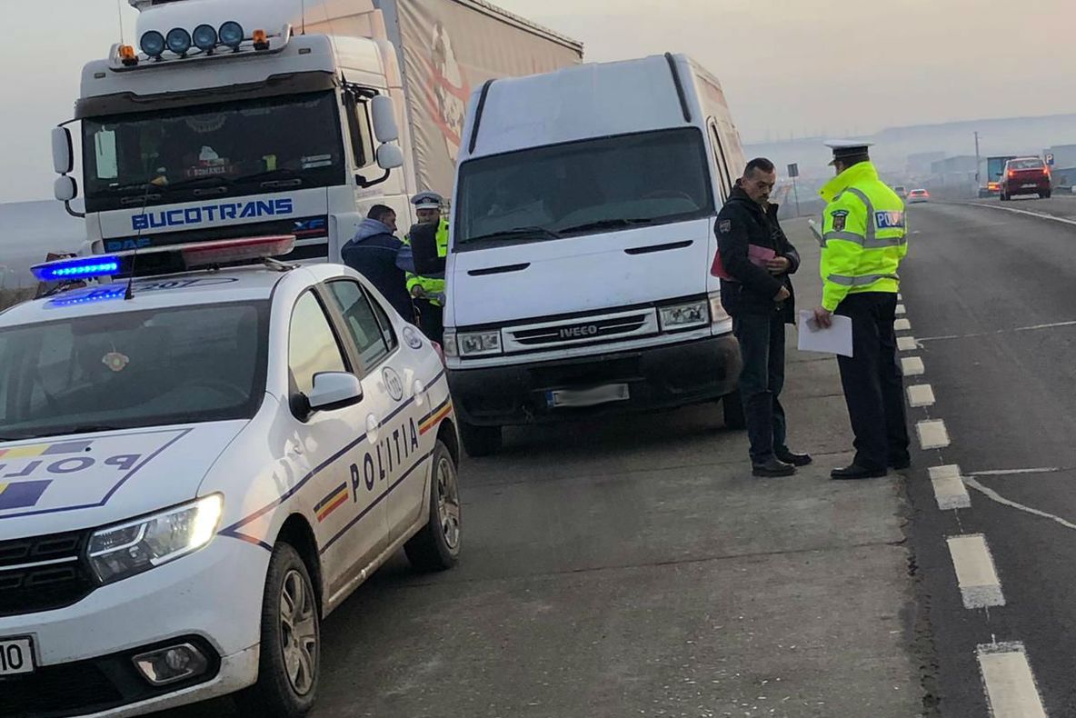 Dolj: Amenzi pentru transportatorii de mărfuri și de persoane. Unora li s-a ridicat permisul de conducere