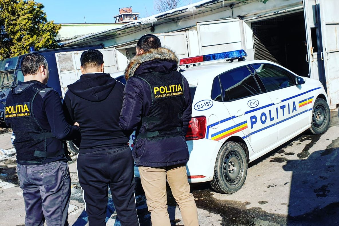 Tânăr din Craiova, reţinut după ce a comis 11 jafuri în Germania