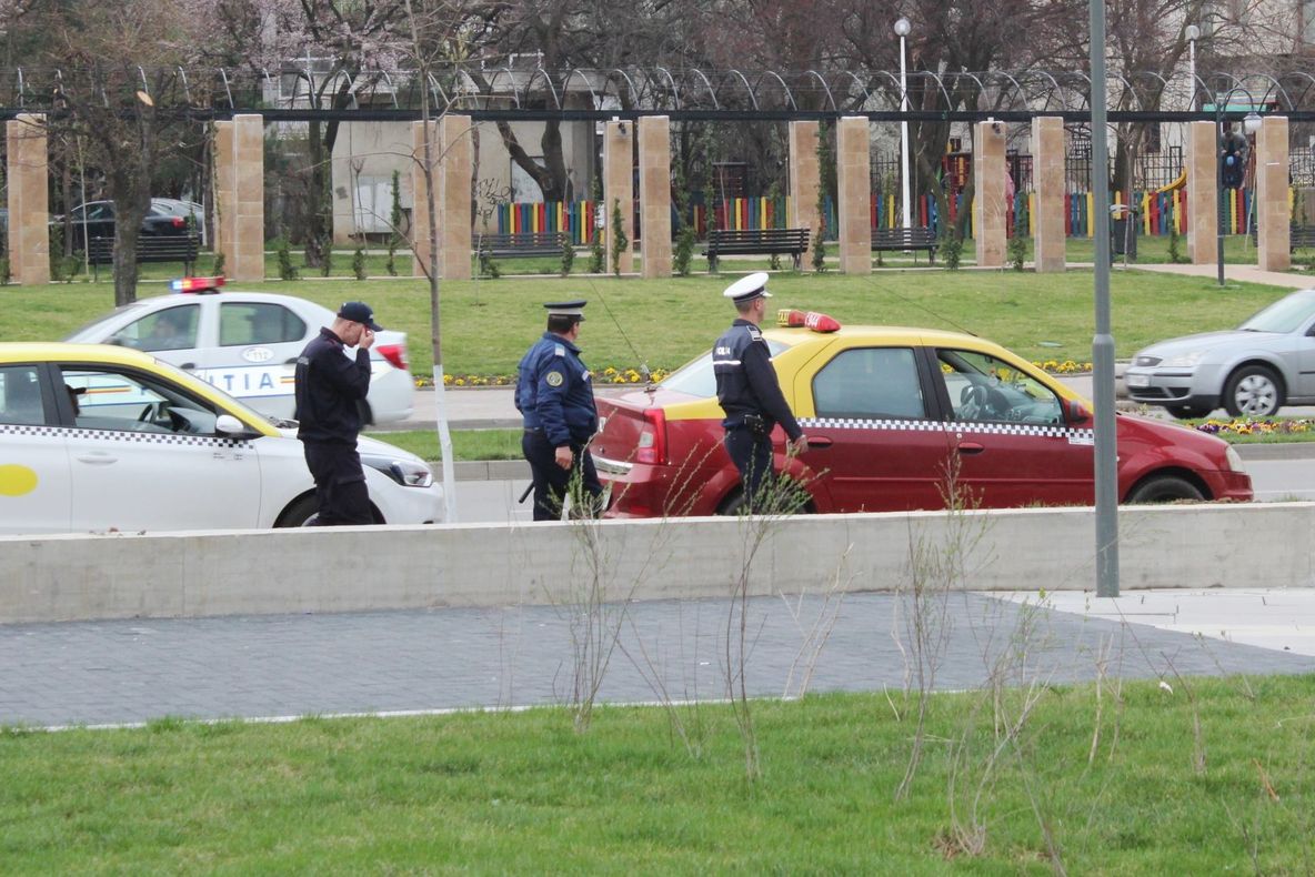 Un craiovean a făcut scandal în Slatina şi fost ridicat de poliţişti